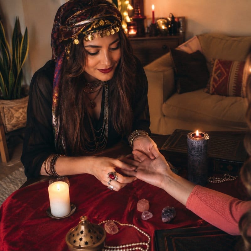 Yıldız Vesta – coffee reading, astrology reading, dream interpretation expert